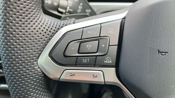 Volkswagen Passat 1.5 eTSI R-Line 5dr DSG