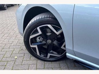 Volkswagen Passat 1.5 eTSI R-Line 5dr DSG