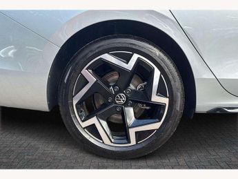 Volkswagen Passat 1.5 eTSI R-Line 5dr DSG