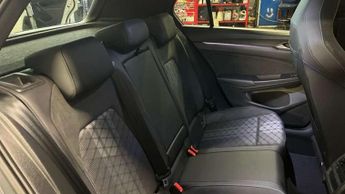 Volkswagen Golf 1.5 eTSI 150 R-Line 5dr DSG