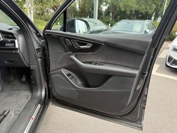 Audi Q7 55 TFSI e Quattro Black Edition 5dr Tiptronic