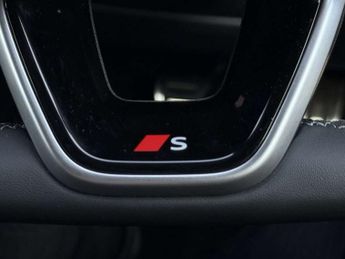 Audi Q3 1.5 TFSI S Line 5dr S Tronic