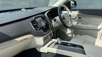 Volvo XC90 2.0 B5P Ultimate Dark 5dr AWD Geartronic