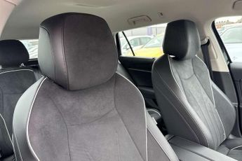 Volkswagen Passat 1.5 TSI eHybrid Life 5dr DSG