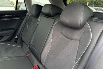 Volkswagen Passat 1.5 TSI eHybrid Elegance 5dr DSG