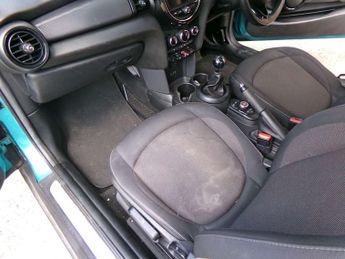 Volvo XC40 1.5 T3 [163] R DESIGN 5dr Geartronic