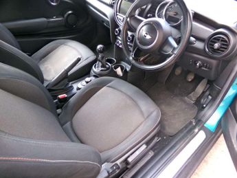 Volvo XC40 1.5 T3 [163] R DESIGN 5dr Geartronic