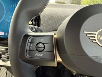MINI Cooper 1.5 C Exclusive 5dr Auto