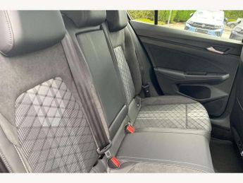 Volkswagen Golf 2.0 TDI 150 R-Line 5dr DSG