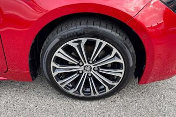Toyota Corolla 1.8 VVT-i Hybrid Design 5dr CVT