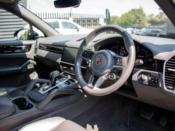 Porsche Cayenne E-Hybrid 5dr Tiptronic S