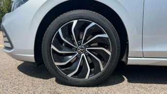 Volkswagen Golf 1.0 eTSI Life 5dr DSG
