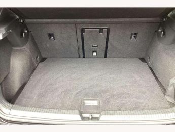 Volkswagen Golf 1.5 eTSI 150 R-Line 5dr DSG