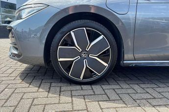 Volkswagen Passat 1.5 TSI eHybrid 272 Black Edition 5dr DSG
