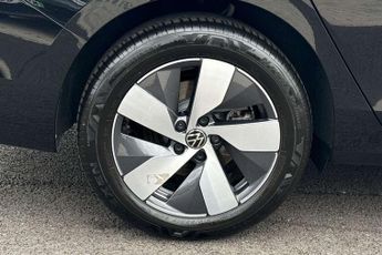 Volkswagen Passat 1.5 TSI eHybrid Life 5dr DSG
