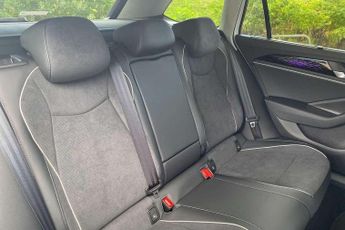 Volkswagen Passat 1.5 TSI eHybrid Elegance 5dr DSG