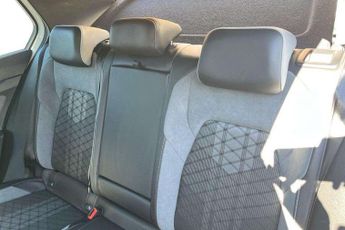 Volkswagen Golf 1.5 eTSI 150 R-Line 5dr DSG