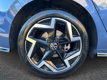Volkswagen Golf 2.0 TDI 150 R-Line 5dr DSG