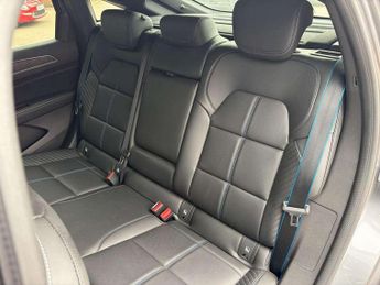 Renault Arkana 1.6 E-Tech FHEV 145 Esprit Alpine 5dr Auto