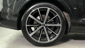 Audi Q7 55 TFSI Quattro Black Edition 5dr Tiptronic