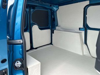 Volkswagen Caddy 2.0 TDI 122PS Commerce Pro Van DSG