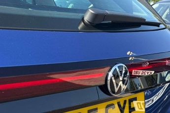 Volkswagen Passat 1.5 TSI eHybrid Life 5dr DSG