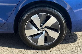 Volkswagen Passat 1.5 TSI eHybrid Life 5dr DSG