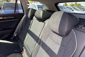 Volkswagen Passat 1.5 TSI eHybrid Elegance 5dr DSG