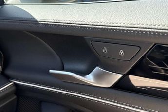 Volkswagen Passat 1.5 TSI eHybrid Elegance 5dr DSG