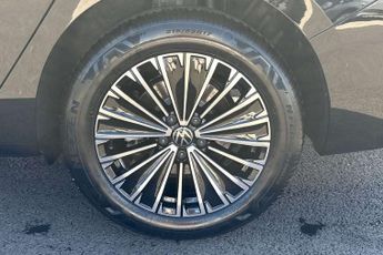 Volkswagen Passat 1.5 TSI eHybrid Elegance 5dr DSG