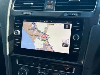 Volkswagen Golf 1.0 TSI 110 SE [Nav] 5dr DSG