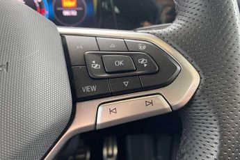 Volkswagen Golf 1.5 eTSI 150 R-Line 5dr DSG