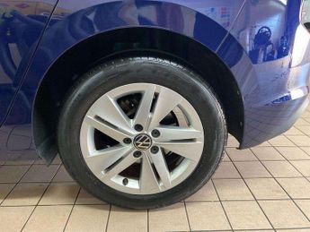 Volkswagen Golf 1.0 eTSI Life 5dr DSG