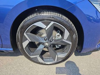 Skoda Superb 2.0 TDI Sportline 5dr DSG