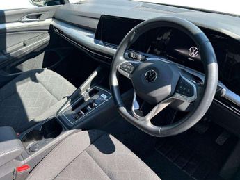 Volkswagen Golf 2.0 TDI Life 5dr DSG