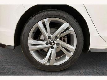 Volkswagen Golf 1.5 eTSI 150 R-Line 5dr DSG
