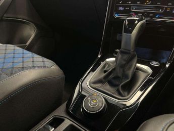 Volkswagen T-Roc 2.0 TSI 300 4MOTION R 5dr DSG