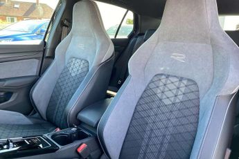 Volkswagen Golf 1.5 eTSI 150 R-Line 5dr DSG