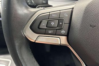 Volkswagen Golf 2.0 TDI Life 5dr DSG