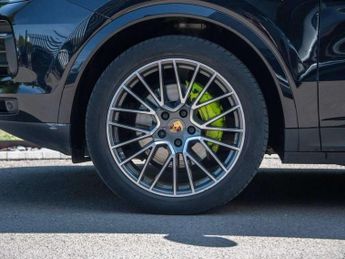 Porsche Cayenne E-Hybrid 5dr Tiptronic S