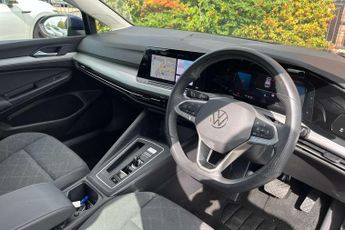 Volkswagen Golf 1.0 eTSI Life 5dr DSG