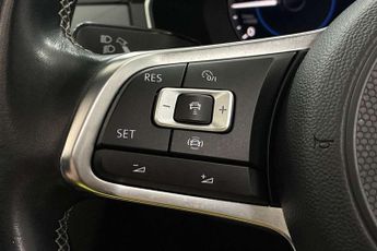 Volkswagen Passat 2.0 TDI R-Line 5dr DSG [Panoramic Roof] [7 Speed]