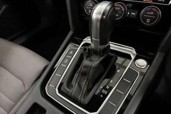 Volkswagen Passat 2.0 TDI R-Line 5dr DSG [Panoramic Roof] [7 Speed]