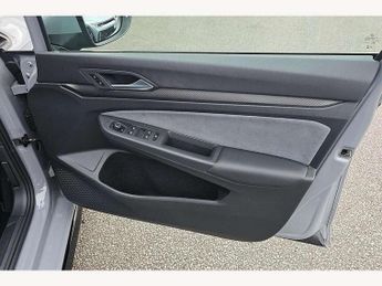 Volkswagen Golf 1.5 eTSI 150 R-Line 5dr DSG