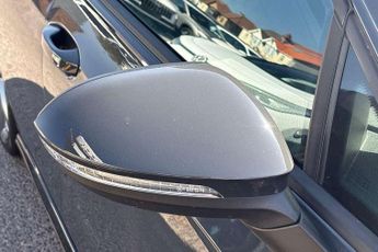 Volkswagen Golf 1.5 eTSI 150 R-Line 5dr DSG