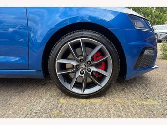 Skoda Octavia 2.0 TSI 245 vRS 5dr DSG [Black Pack]