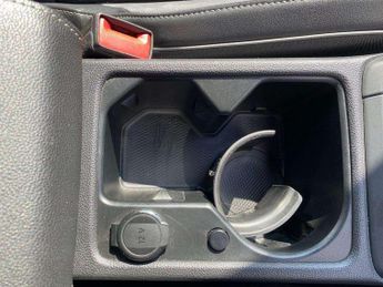Volkswagen Golf 1.5 eTSI R-Line 5dr DSG