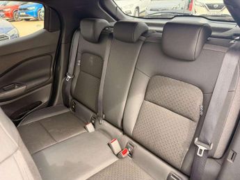 Nissan Juke 1.0 DiG-T N-Connecta 5dr DCT