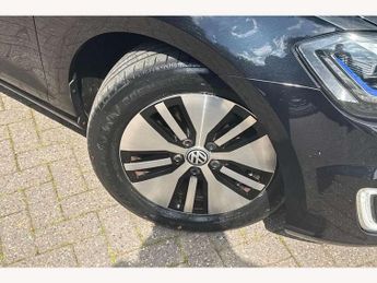 Volkswagen Golf 99kW e-Golf 35kWh 5dr Auto
