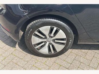 Volkswagen Golf 99kW e-Golf 35kWh 5dr Auto
